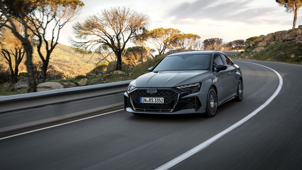 Audi RS3 retorna ao Brasil: 5 cilindros e 400 cv de potência