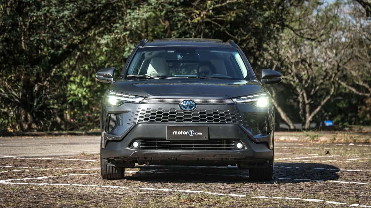 Fiat Strada domina vendas em fevereiro e Corolla Cross se destaca