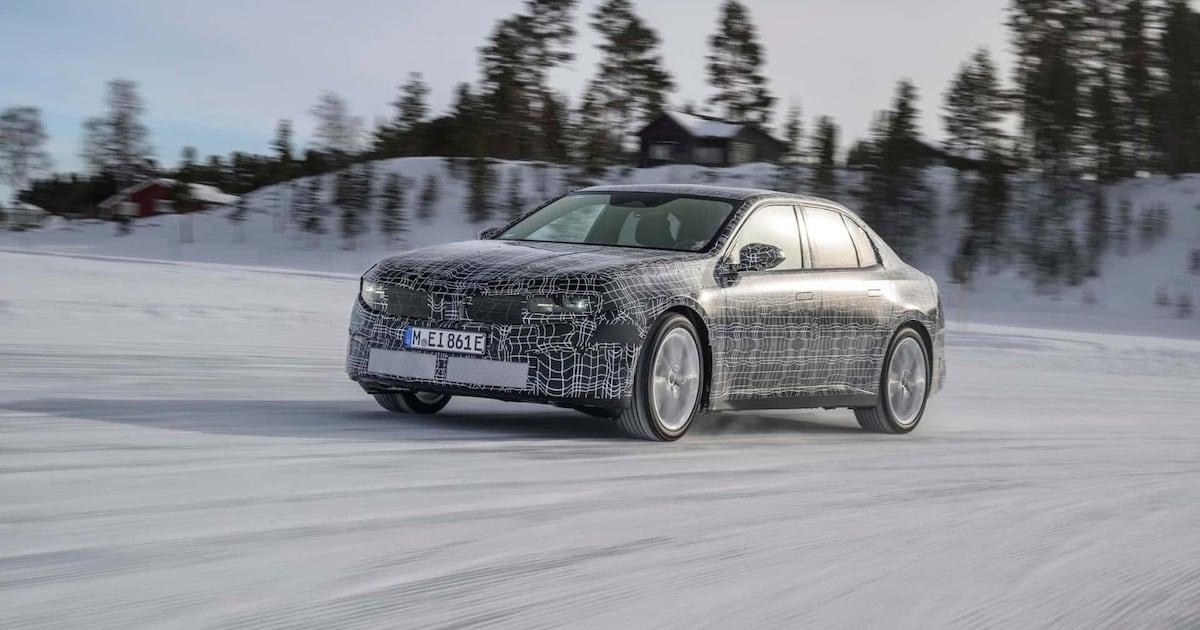 Foto revelada: conheça o novo BMW Série 3 elétrico