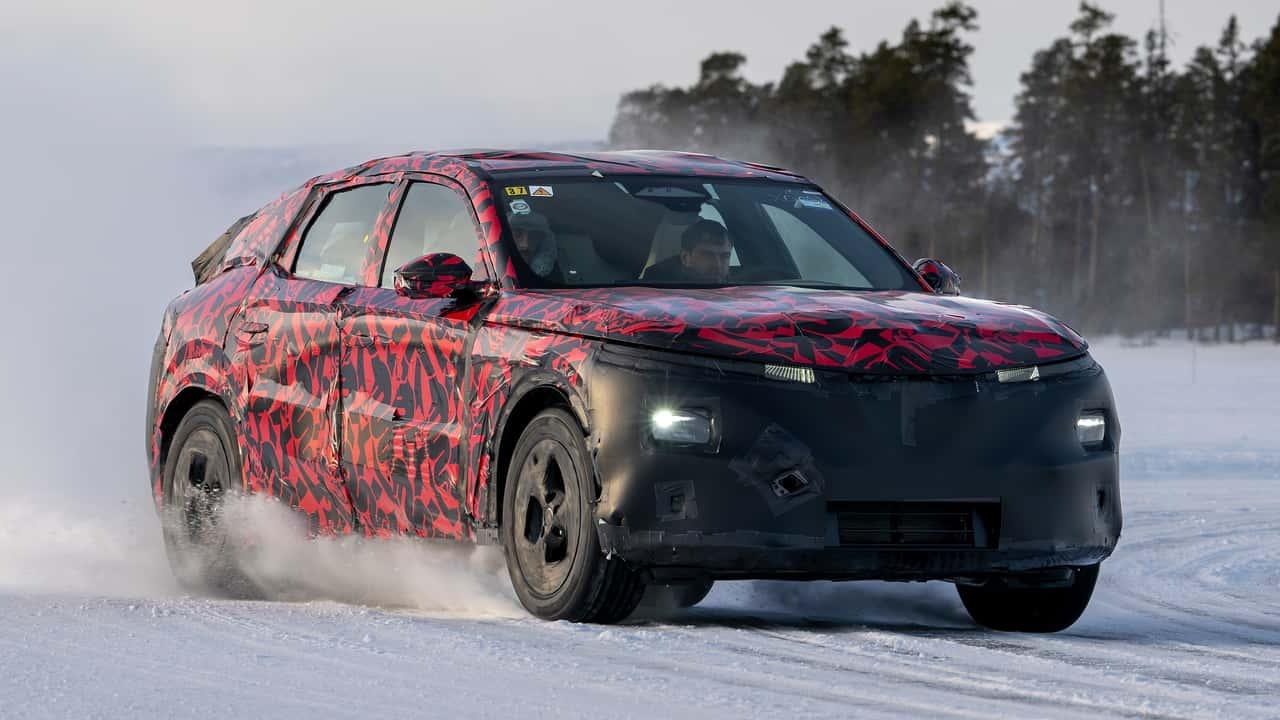 Imagens revelam detalhes da nova geração do Alfa Romeo Stelvio 2026