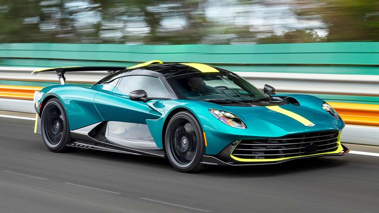 Aston Martin Valhalla de 1.079 cv se aproxima do lançamento