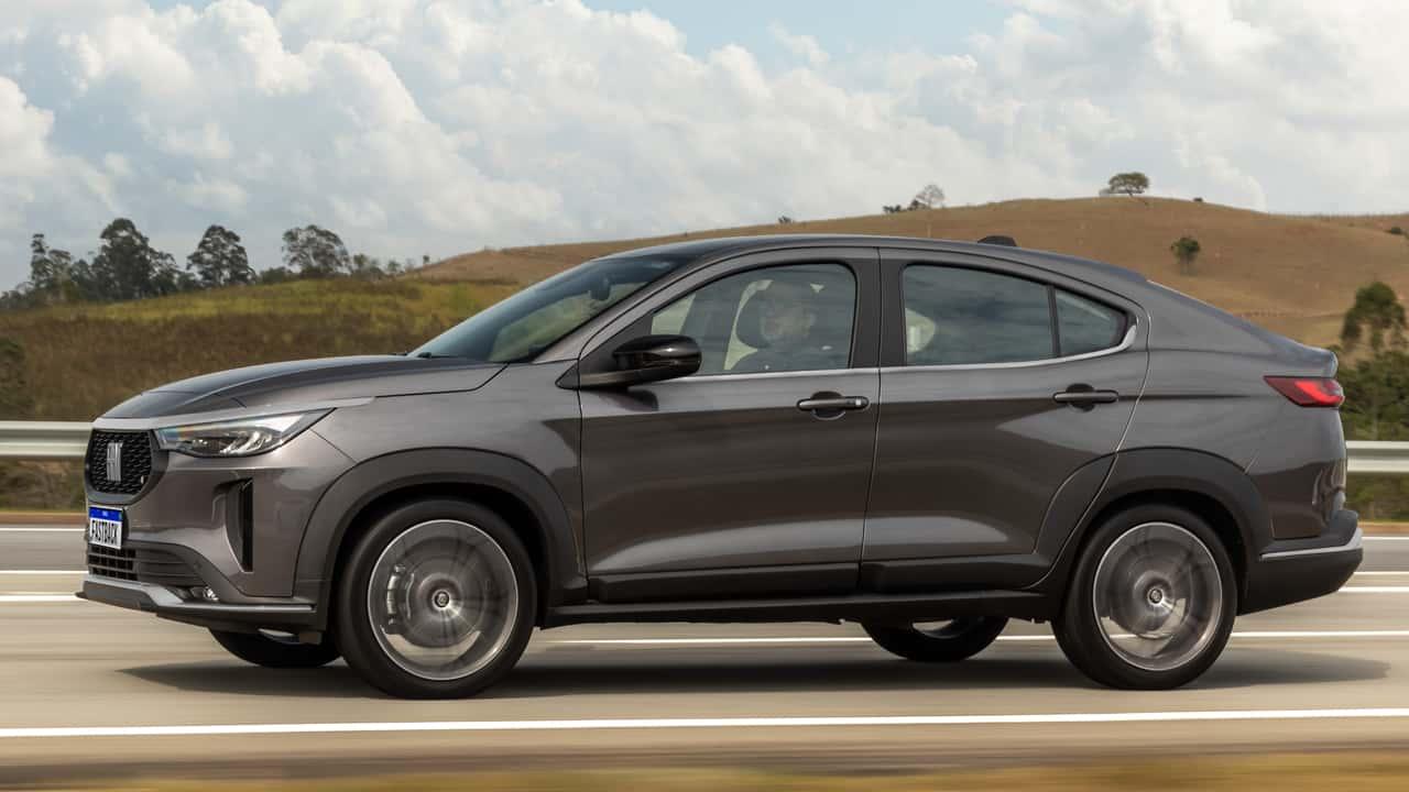 Fiat Fastback Hybrid 2025 chega em abril com preço atrativo