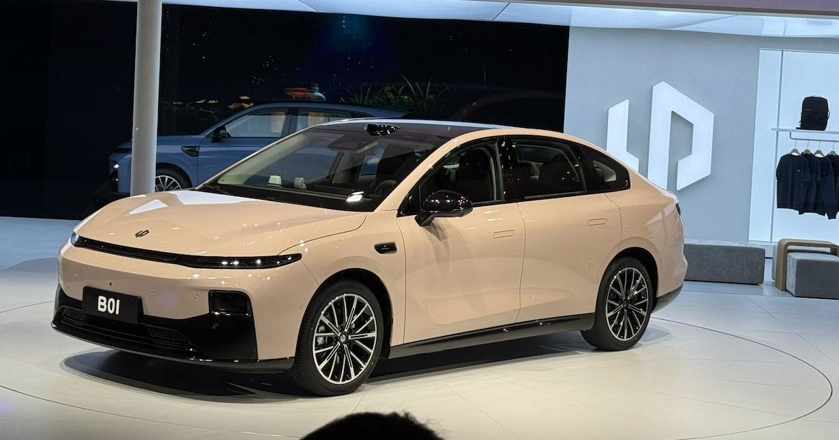 Leapmotor lança sedã rival do Corolla no Brasil