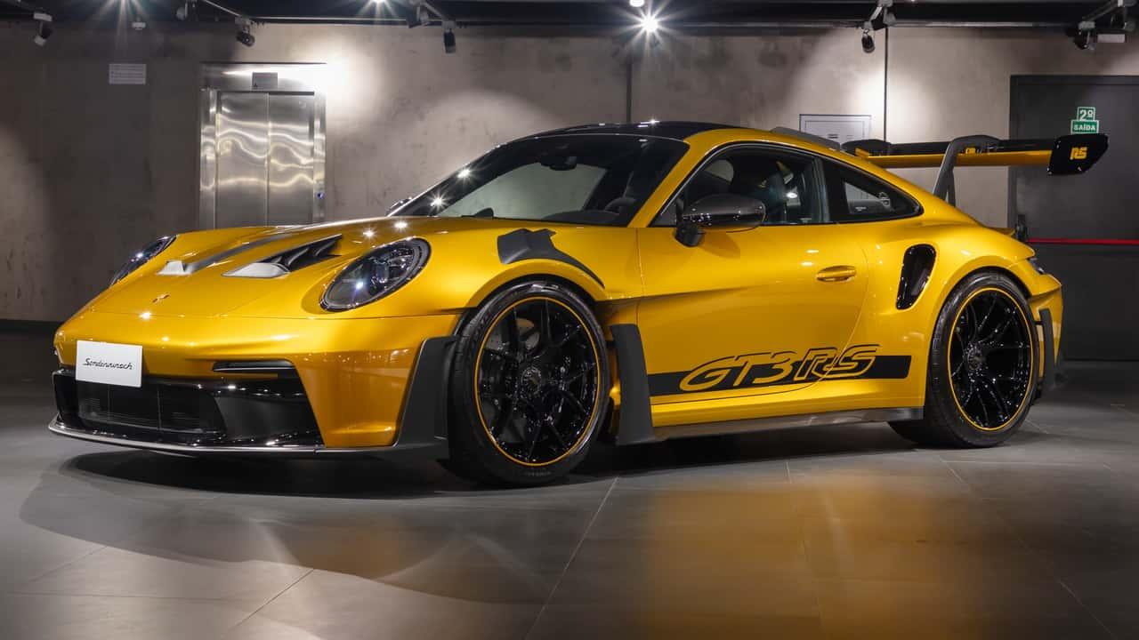 Porsche 911 GT3 RS exclusivo desembarca no Brasil com customização milionária