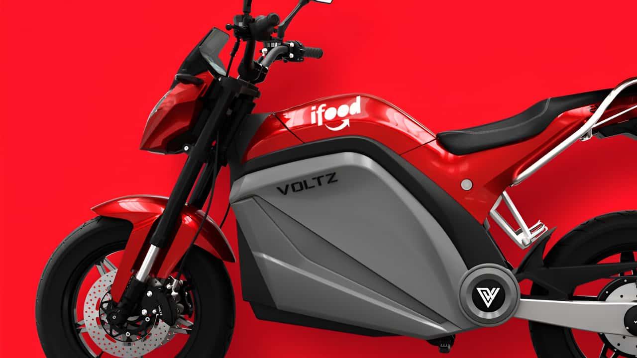 Produção de motos elétricas no Brasil acelera com apoio do iFood