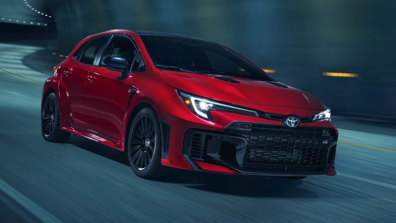 Toyota GR Corolla 2025: novidade com câmbio automático disponível