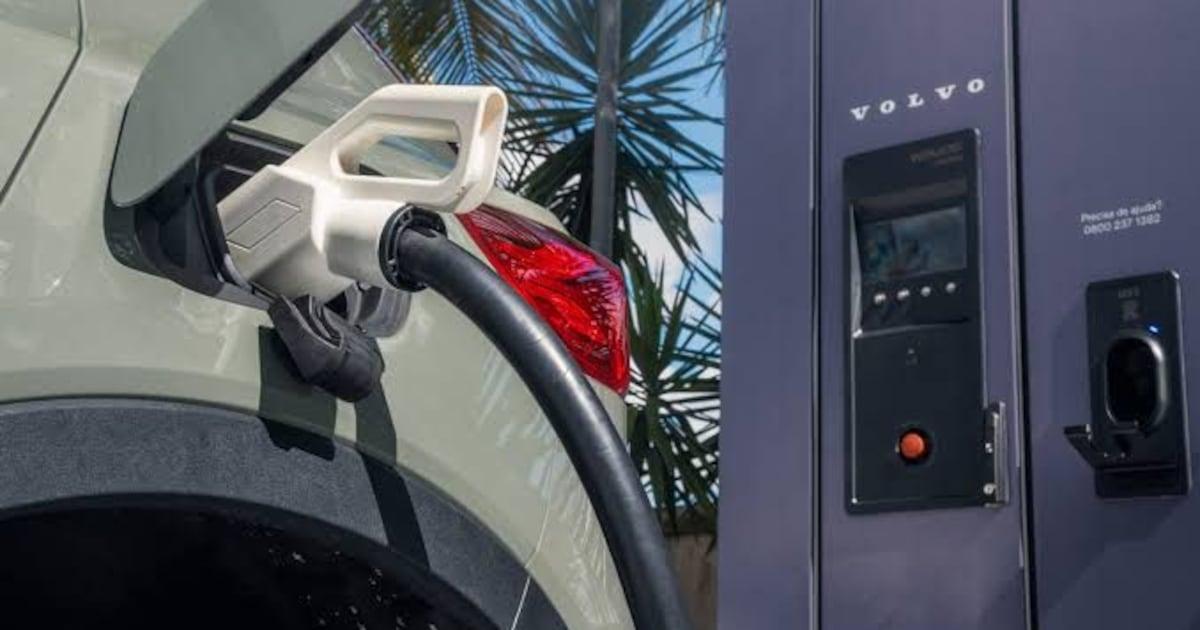 Novo plugue da Volvo revoluciona carregamento com identificação instantânea