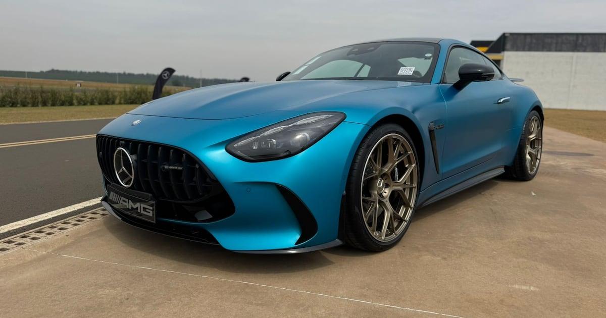 Experiência de dirigir o Mercedes mais caro do Brasil na pista